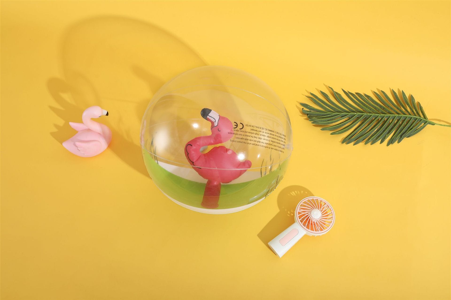 Пляжный мяч с надувным внутри фламинго фото