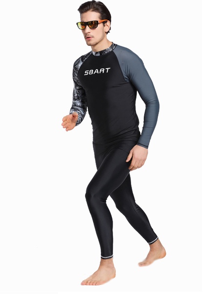 Черный гидрокостюм мужской для плавания фото