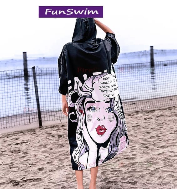 Крутое полотенце-пончо для пляжа с рисунком девушки фото