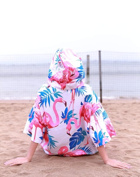 Модная накидка пончо с фламинго для пляжа фото