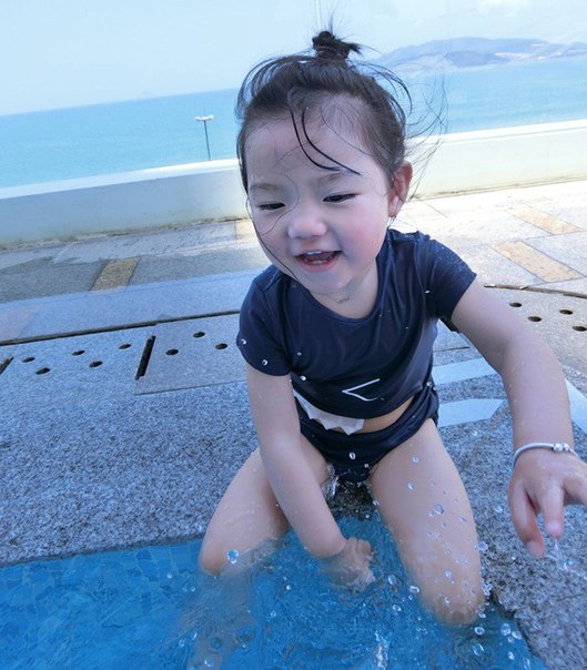 Детский купальник с открытым животом фото