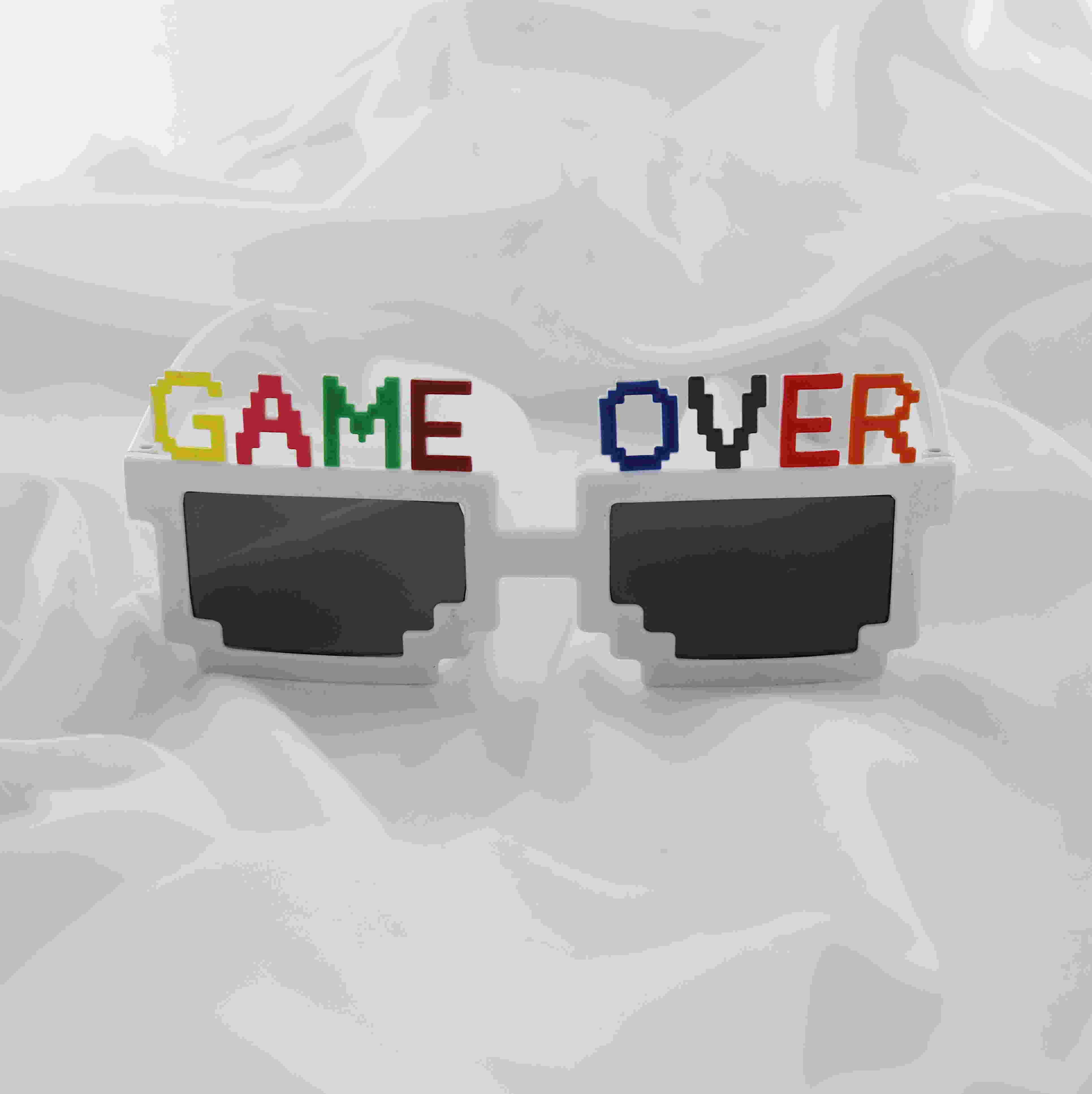 Очки с надписью Game Over фото