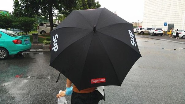 Зонтик с надписью Supreme фото