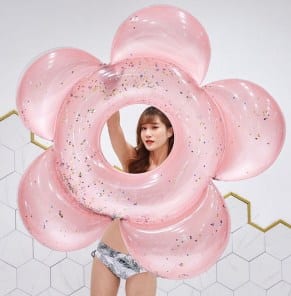 Надувной круг в форме большого цветка