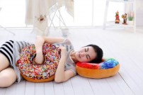 Разнообразные подушки пончики фото
