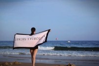 Полотенце с надписью Victoria Secret