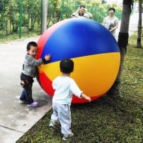 Огромный детский надувной мячик фото