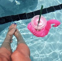 Надувной подстаканник розовый фламинго фото
