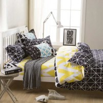 Двусторонний комплект постельного белья  с геометрическими фигурами фото