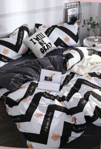 Черно-белый постельный комплект с осеним листьям фото