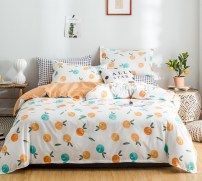 Белый комплект спальный с нарисованными фруктами