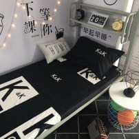 Черный спальный комплект с белой надписью K&ampK фото